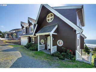367 LONGVIEW Loop, Rockaway Beach, OR 97136