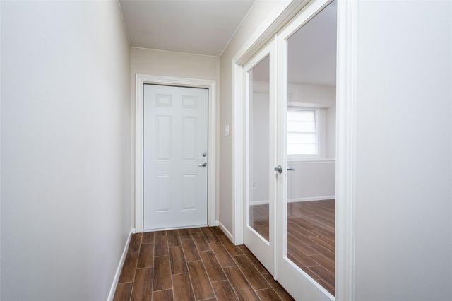 1025 N Meyer Street, Sealy, TX 77474