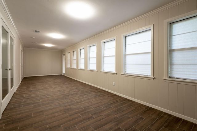 1025 N Meyer Street, Sealy, TX 77474