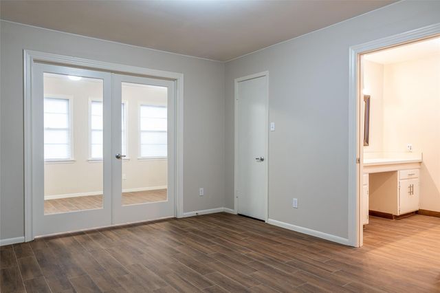 1025 N Meyer Street, Sealy, TX 77474