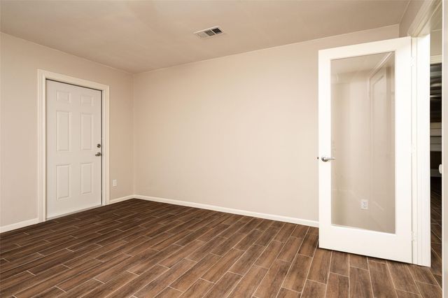 1025 N Meyer Street, Sealy, TX 77474