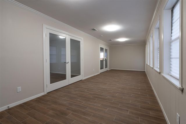 1025 N Meyer Street, Sealy, TX 77474