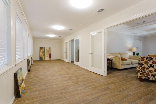 1025 N Meyer Street, Sealy, TX 77474