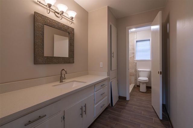 1025 N Meyer Street, Sealy, TX 77474