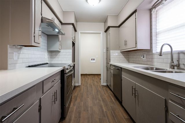 1025 N Meyer Street, Sealy, TX 77474