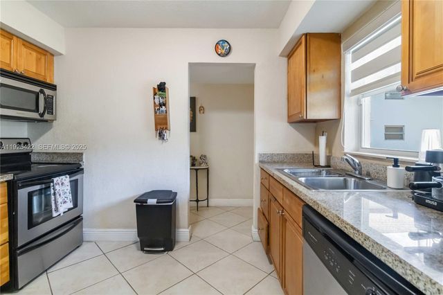 8475 SW 94th St 217E, Miami, FL 33156