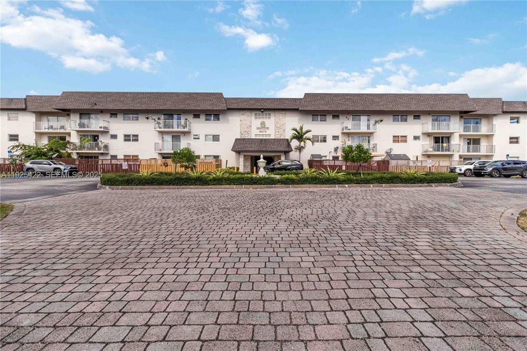 8475 SW 94th St 217E, Miami, FL 33156