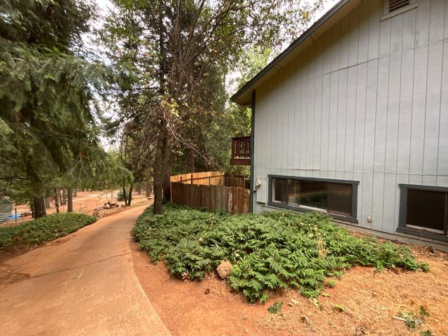 17719 Leal Ln, Brownsville, CA 95919