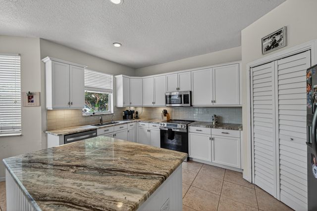 2078 Reston Circle, Royal Palm Beach, FL 33411