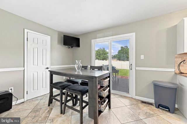 6 SHADOW LN, Bear, DE 19701