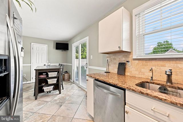 6 SHADOW LN, Bear, DE 19701