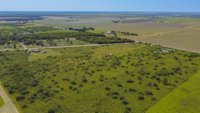 15415 Barak Road, Guy, TX 77444