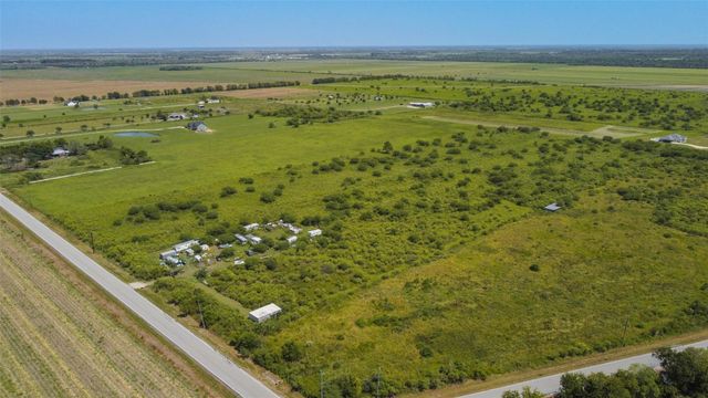 15415 Barak Road, Guy, TX 77444