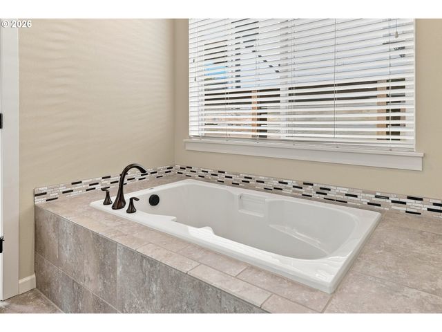 4255 Sw BRIXTON Ave, Gresham, OR 97080