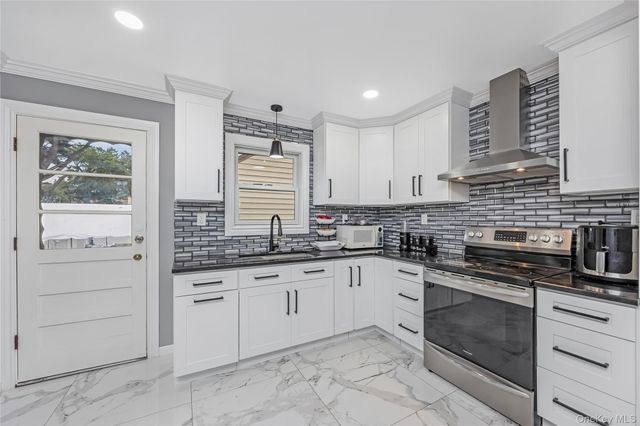 150 Holly Avenue, Hempstead, NY 11550