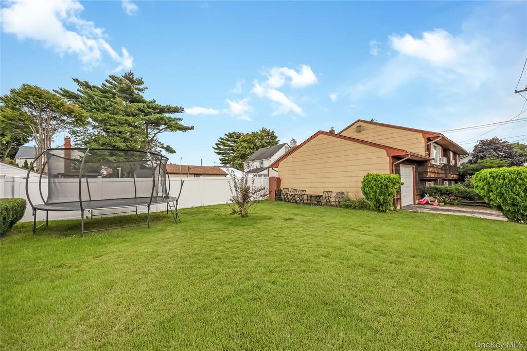 150 Holly Avenue, Hempstead, NY 11550 — photo 2