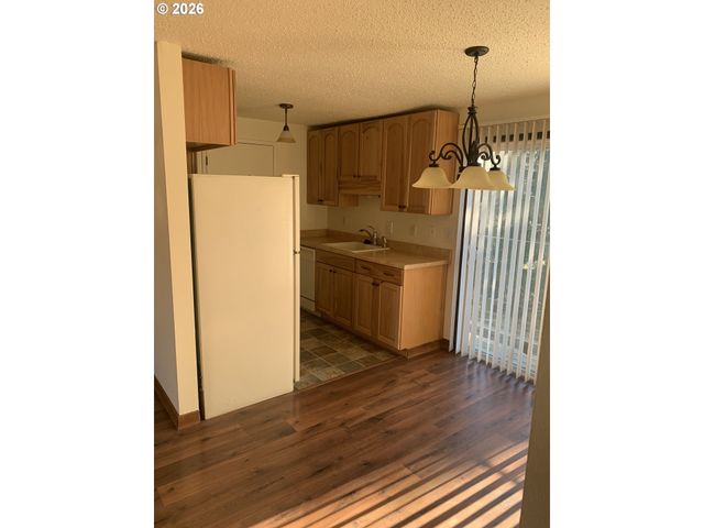 159 Sw FLORENCE Ave L64, Gresham, OR 97080