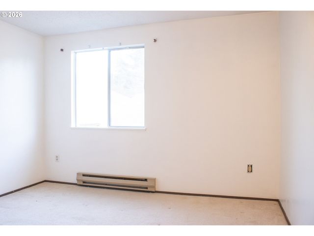 159 Sw FLORENCE Ave L64, Gresham, OR 97080