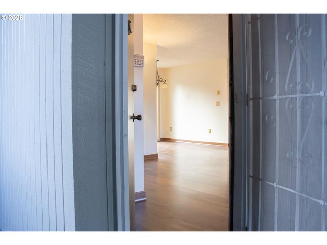 159 Sw FLORENCE Ave L64, Gresham, OR 97080