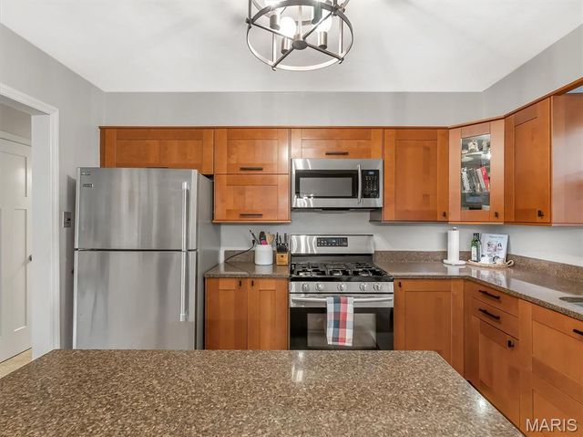 130 Hilltop Place, Collinsville, IL 62234