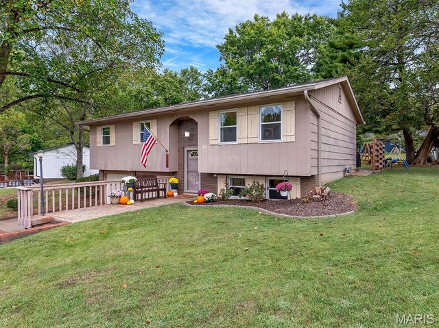 130 Hilltop Place, Collinsville, IL 62234