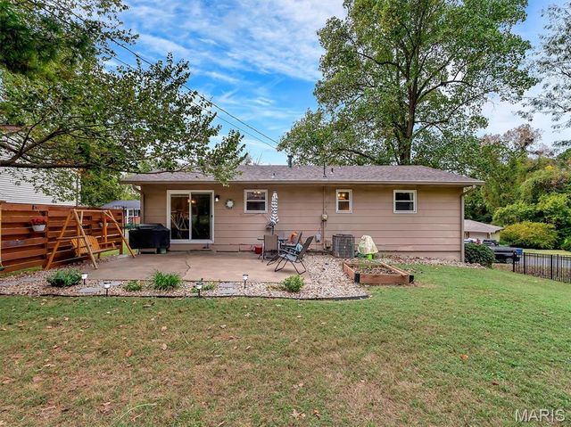 130 Hilltop Place, Collinsville, IL 62234