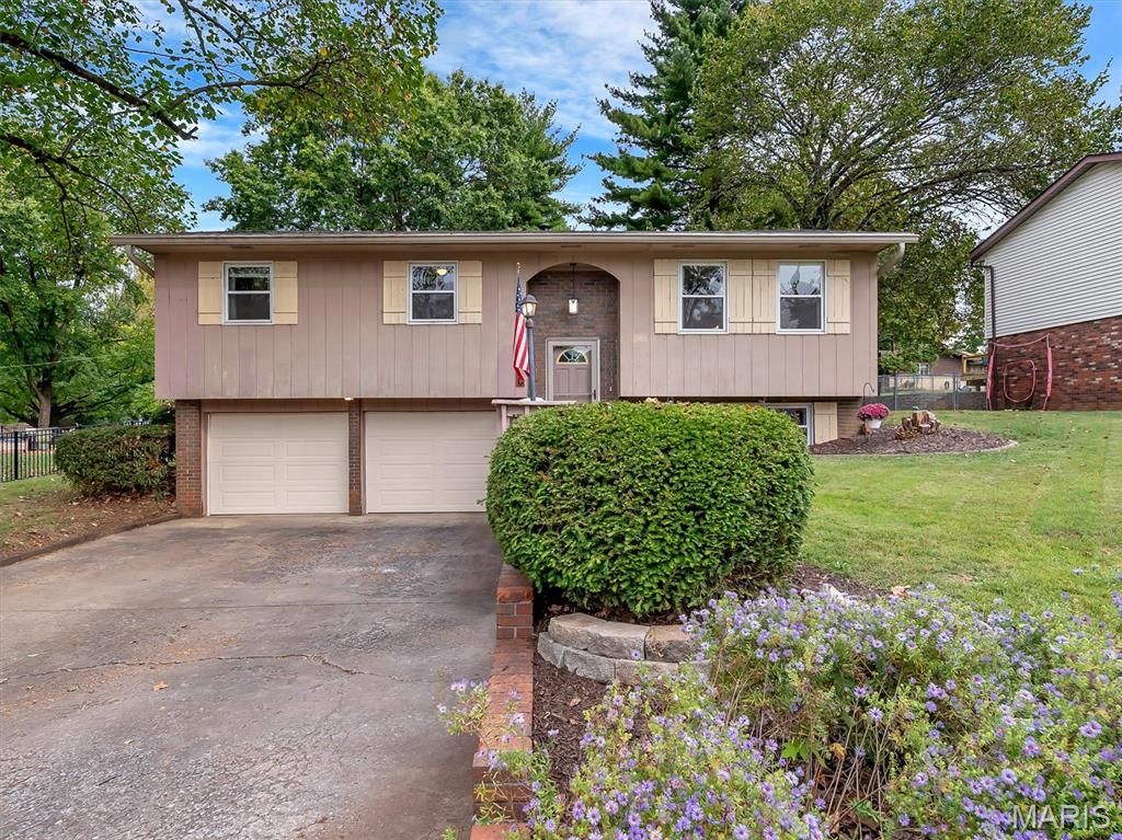 130 Hilltop Place, Collinsville, IL 62234