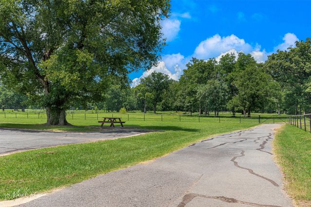 2675 Swan Lake Road, Bossier City, LA 71111