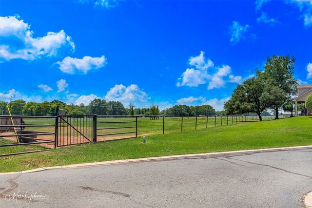 2675 Swan Lake Road, Bossier City, LA 71111