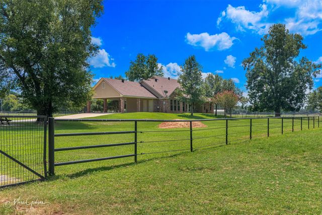 2675 Swan Lake Road, Bossier City, LA 71111