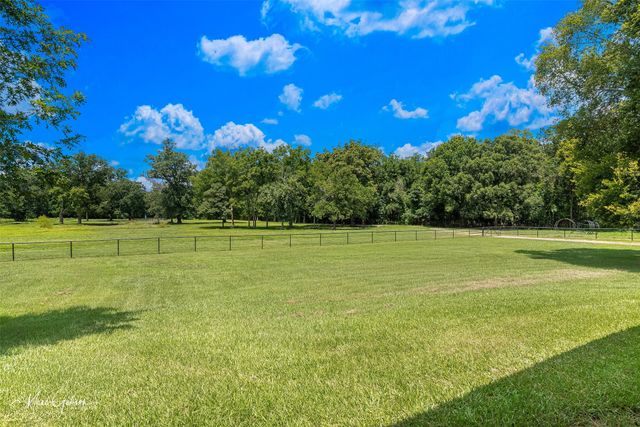 2675 Swan Lake Road, Bossier City, LA 71111