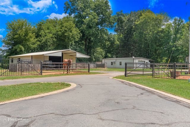 2675 Swan Lake Road, Bossier City, LA 71111