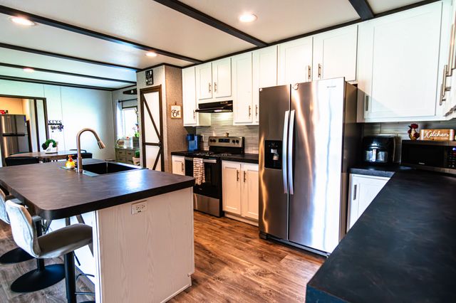 179 Rs County Road 3330, Emory, TX 75440
