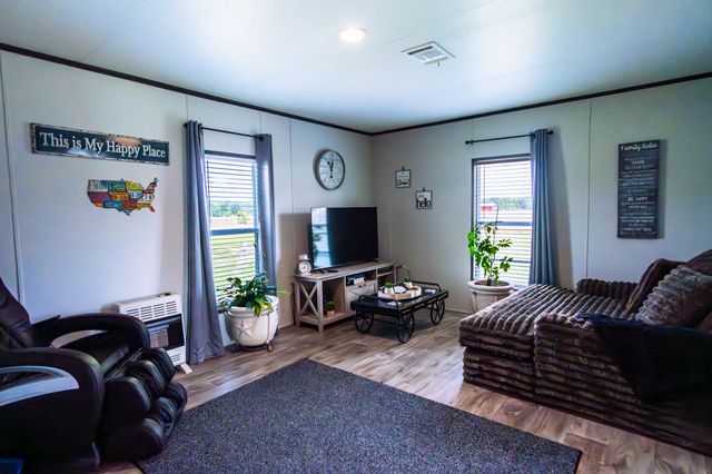 179 Rs County Road 3330, Emory, TX 75440