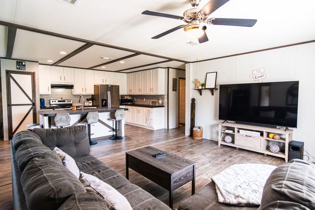 179 Rs County Road 3330, Emory, TX 75440
