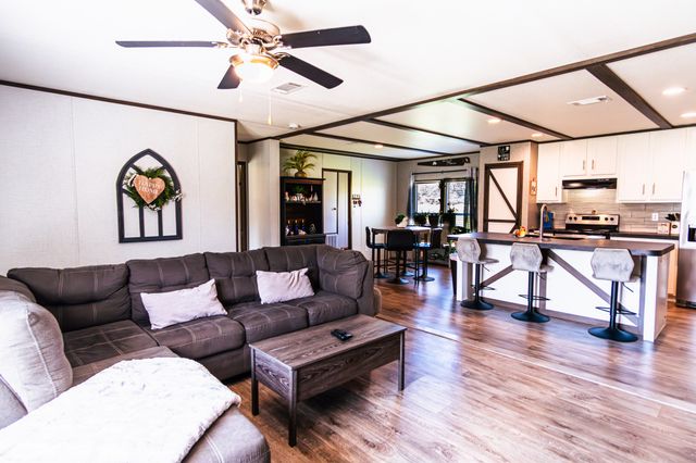 179 Rs County Road 3330, Emory, TX 75440