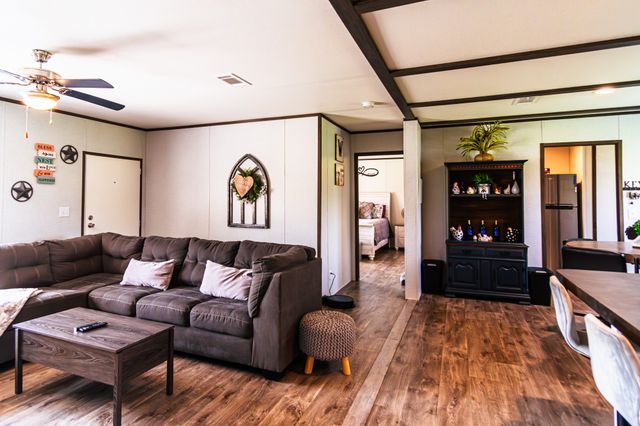 179 Rs County Road 3330, Emory, TX 75440