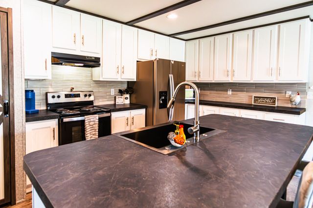 179 Rs County Road 3330, Emory, TX 75440