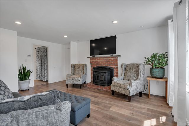 6 Fleuette Drive, Bellingham, MA 02019