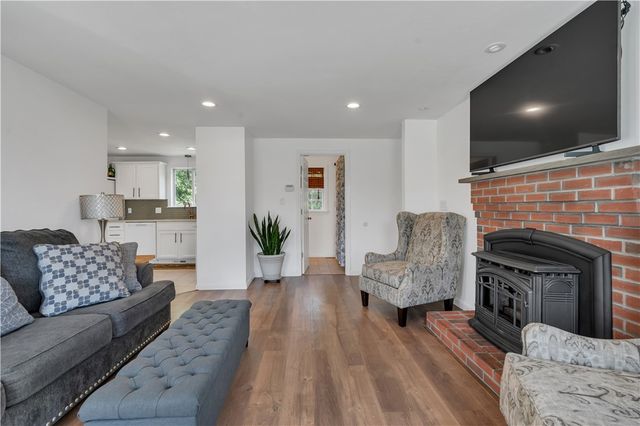 6 Fleuette Drive, Bellingham, MA 02019