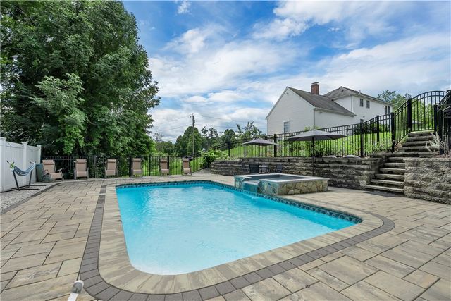 6 Fleuette Drive, Bellingham, MA 02019