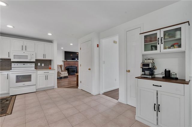 6 Fleuette Drive, Bellingham, MA 02019