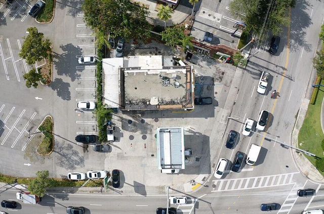 3198 S Dixie Highway, Miami, FL 33133