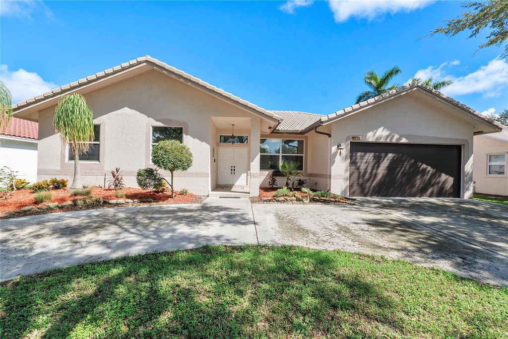 4511 NW 49th Ct, Coconut Creek, FL 33073