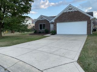 65 Dunn Court, Trafalgar, IN 46181