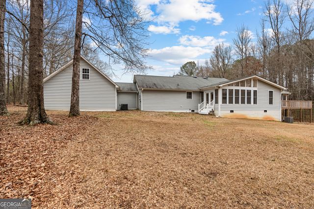 423 Woods Road, Brooks, GA 30205