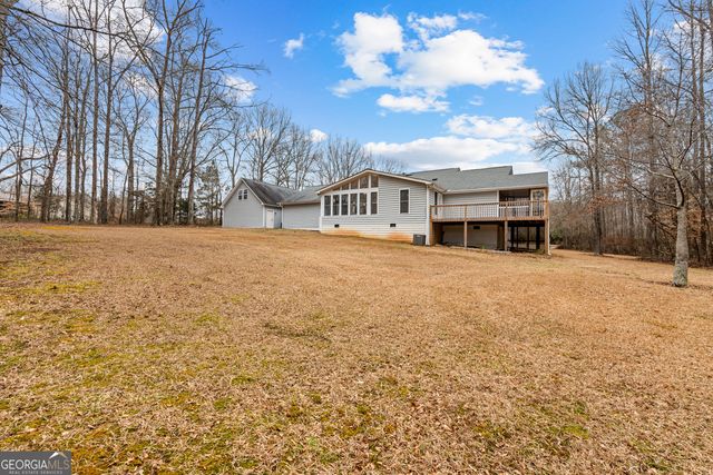423 Woods Road, Brooks, GA 30205