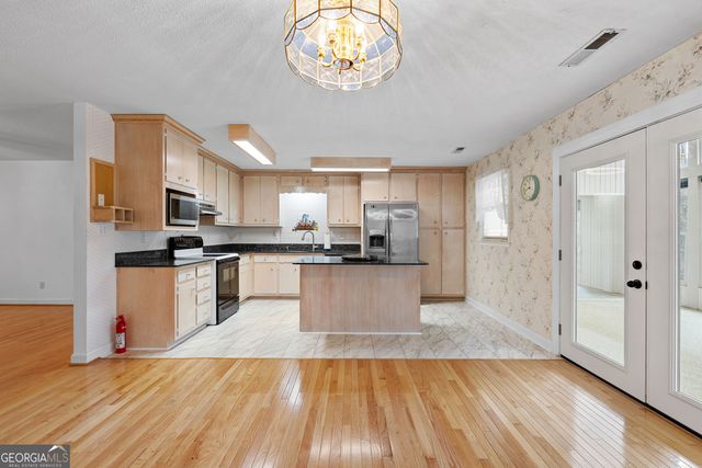 423 Woods Road, Brooks, GA 30205