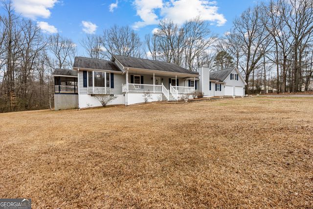 423 Woods Road, Brooks, GA 30205