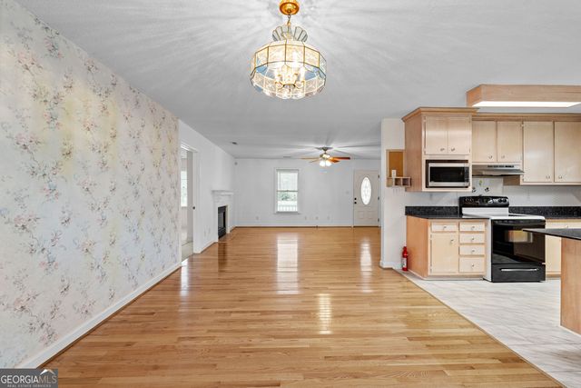 423 Woods Road, Brooks, GA 30205